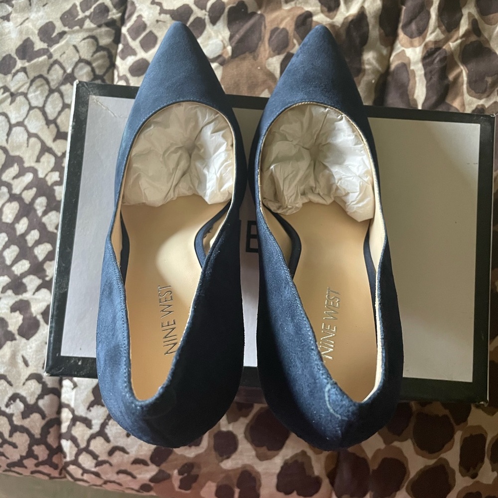 Woman navy blue suede shoes